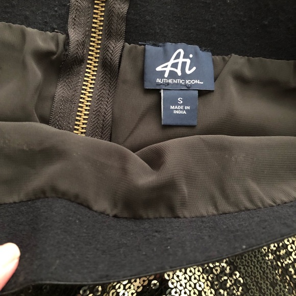 New sequined skirt 💕 - Picture 5 of 5